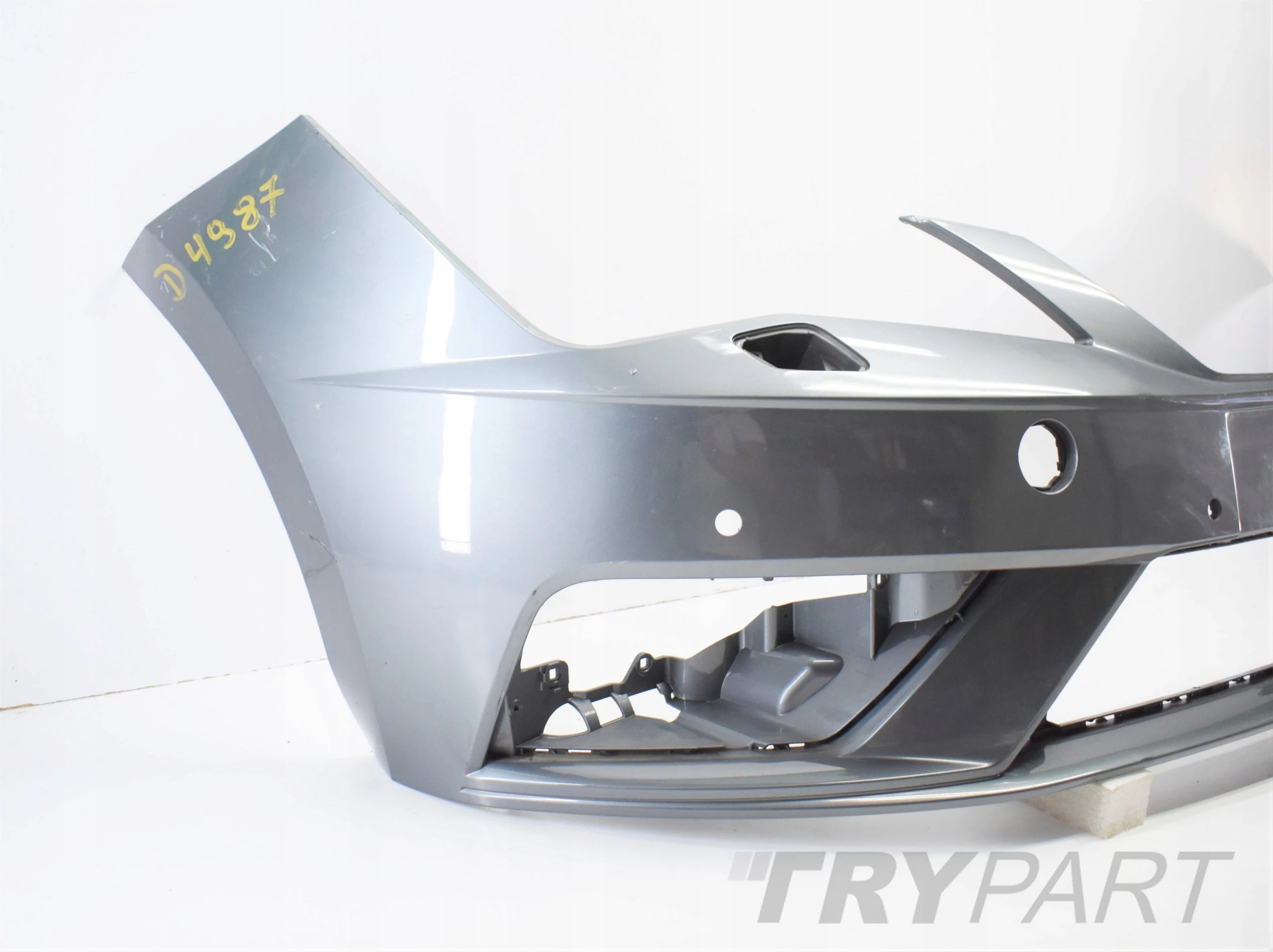 SEAT LEON III LIFT 5F FRONT BUMPER SUPER CONDITION ORG