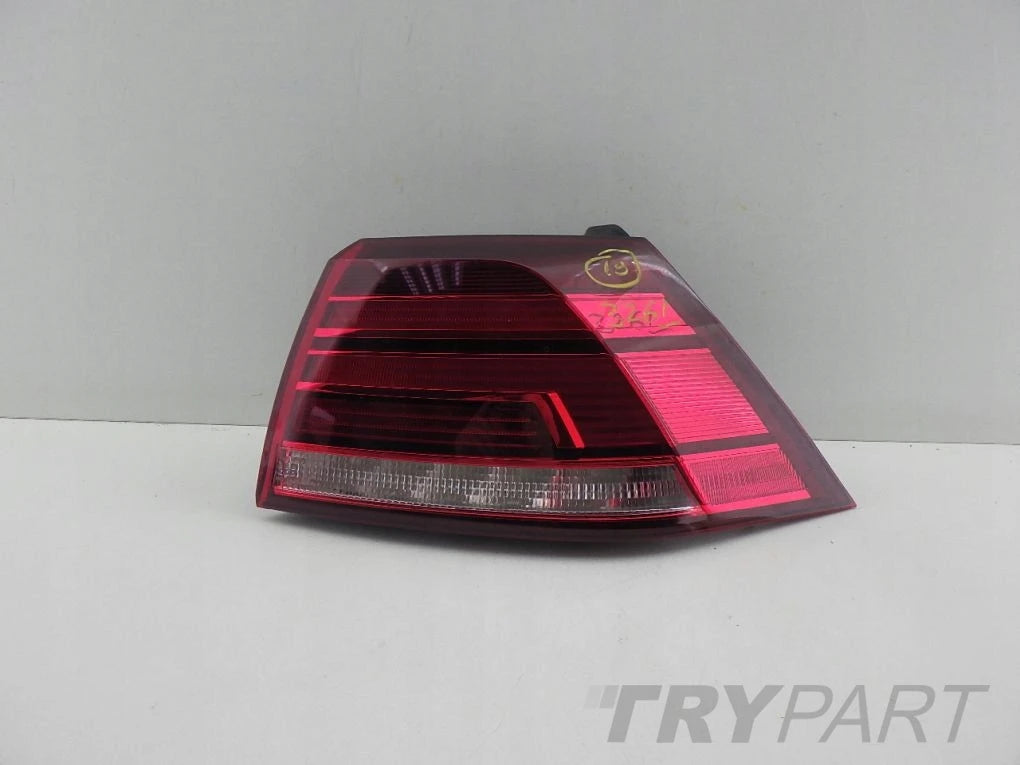 VW GOLF VII 7 5G0 LIFT HB 2017- Right Tail Lamp