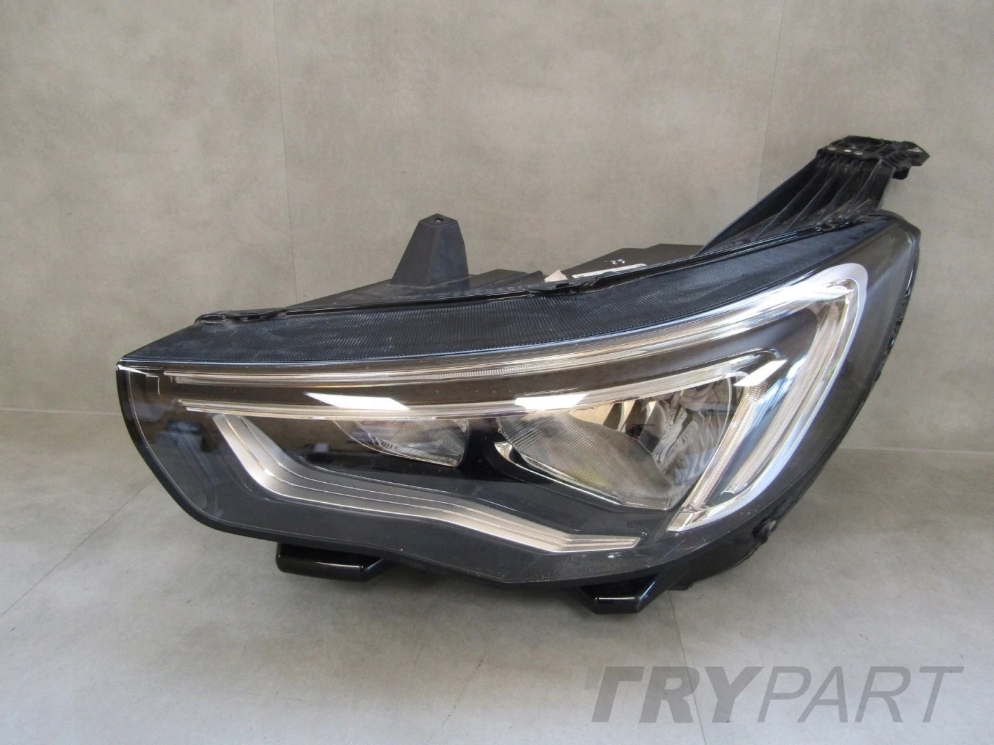 Opel Grandland Front Lamp STANDARD + LED LH LEFT 17-21 YP00015780