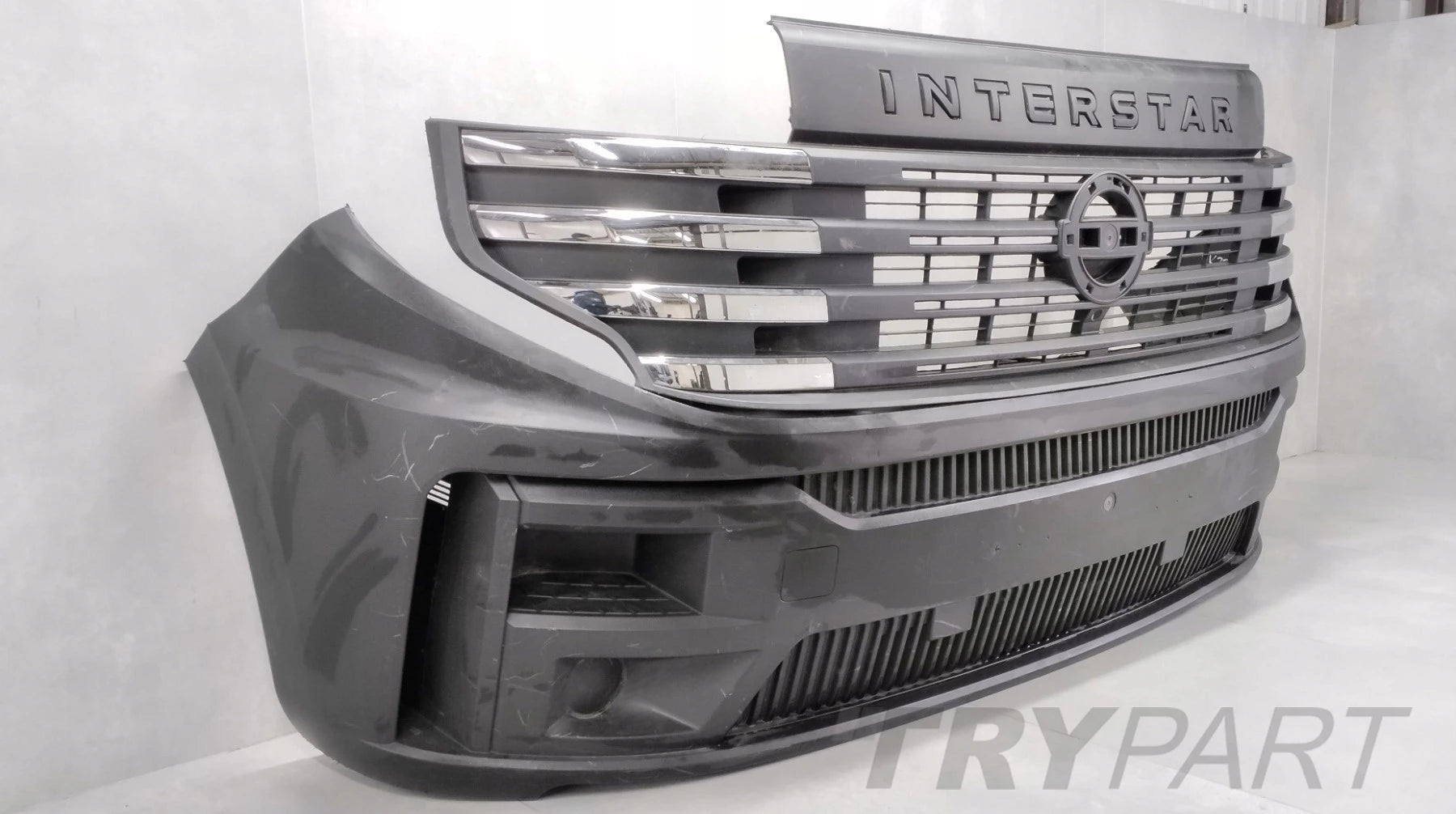 Front Bumper Nissan Interstar 24-