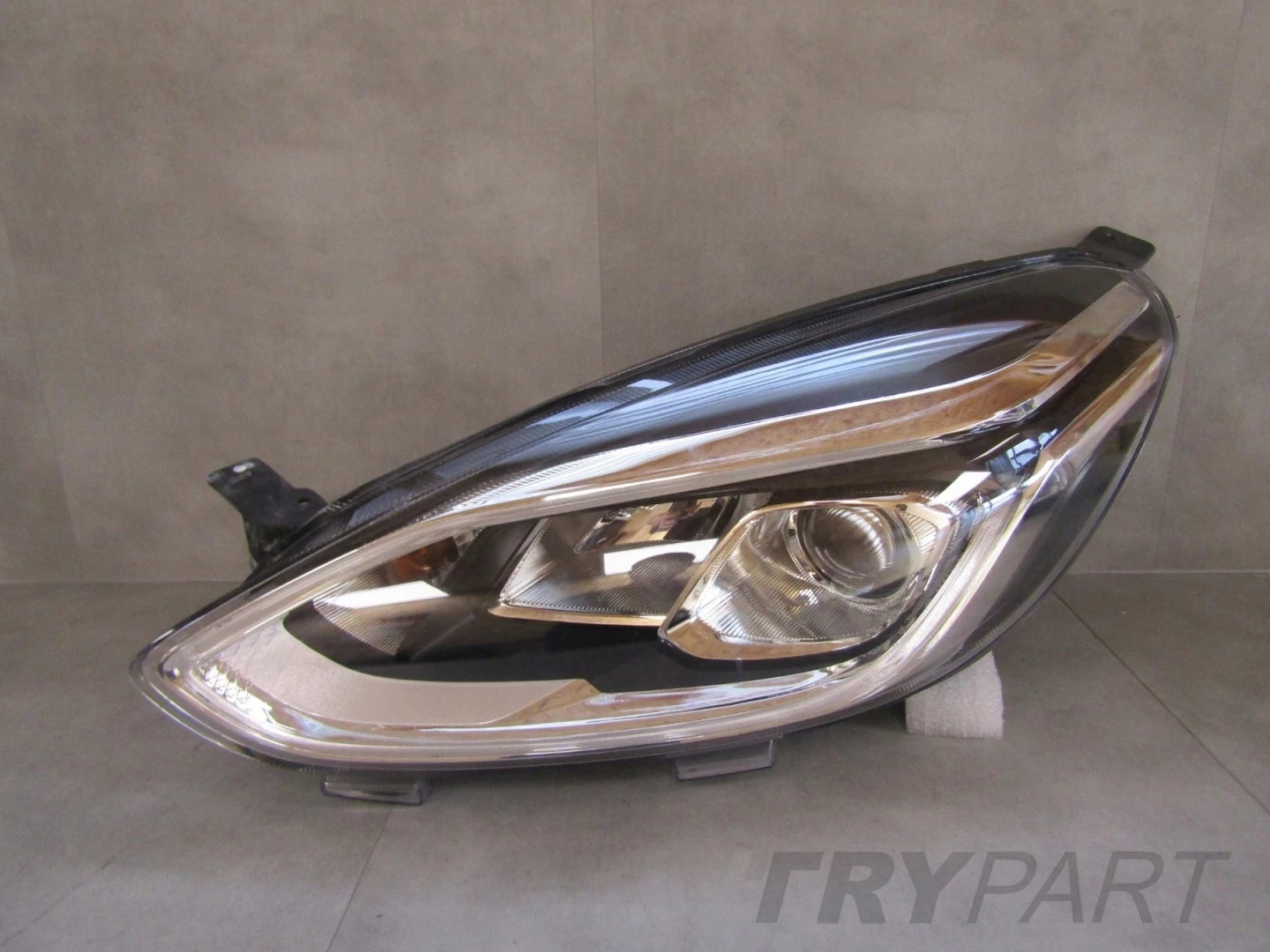 HEADLIGHT FORD FIESTA MK8 17-21 STANDARD LENS LH LEFT H1BB-13W030-CD