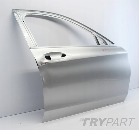 MERCEDES C-CLASS W205 RIGHT FRONT DOOR