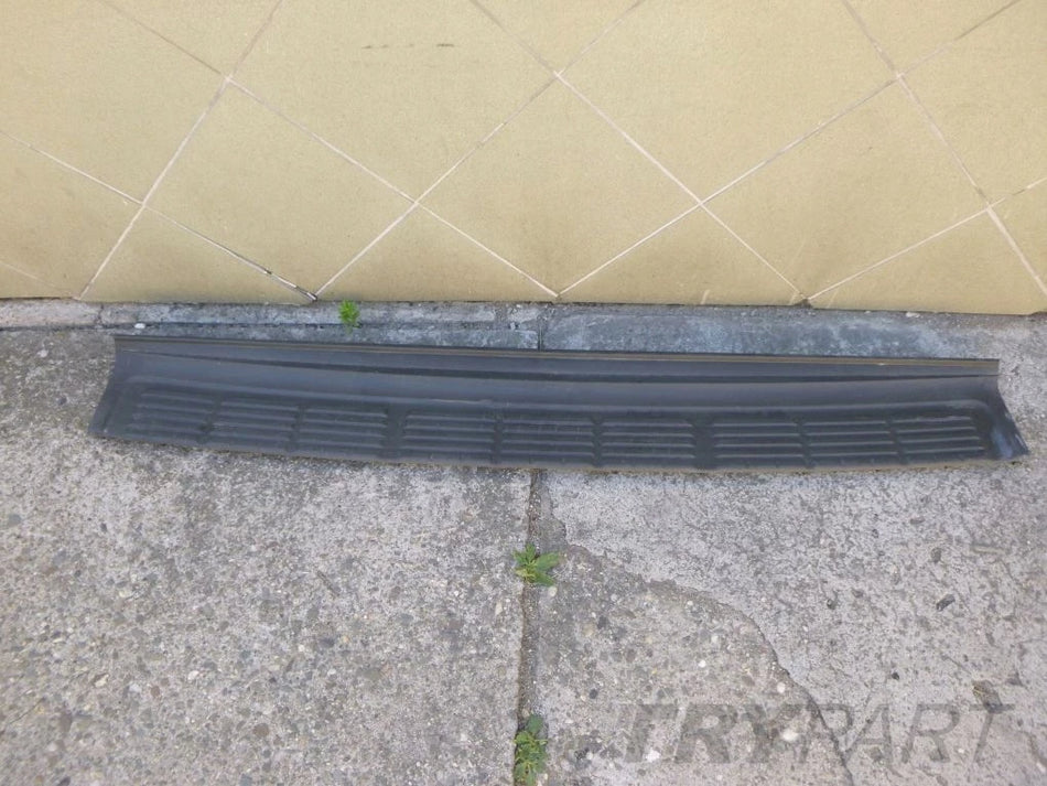 TOYOTA LAND CRUISER J 200 rear bumper trim