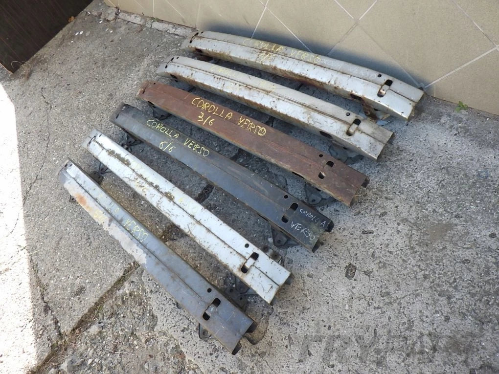 TOYOTA COROLLA VERSO 2001- rear bumper beam
