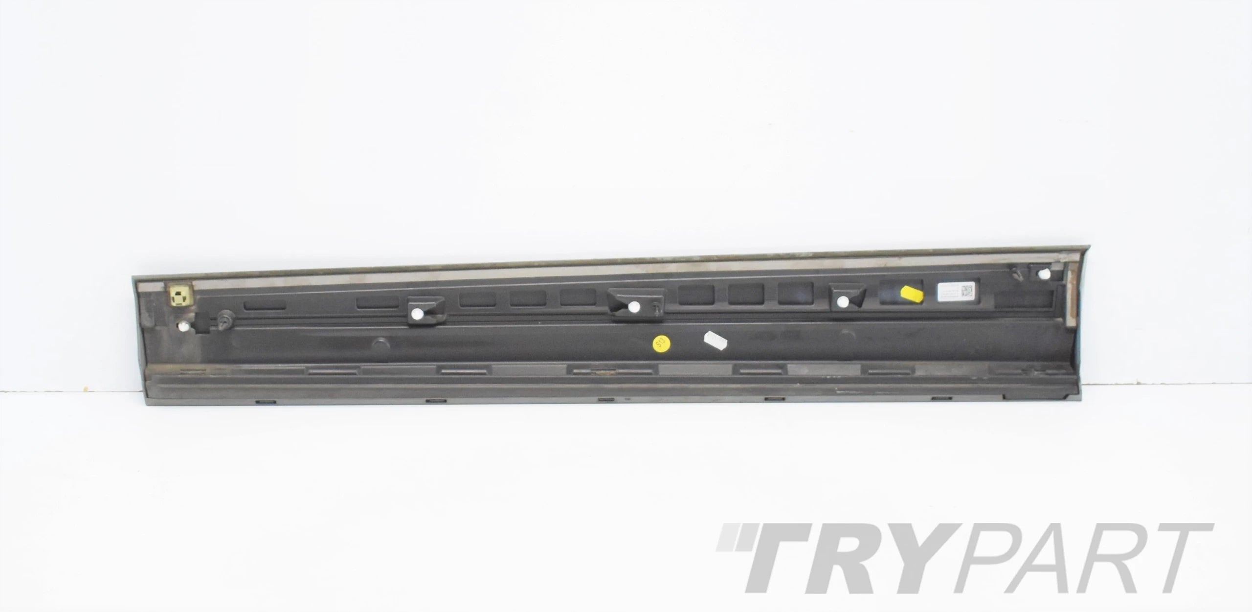 AUDI Q2 81A RIGHT FRONT DOOR MOLDING ORG