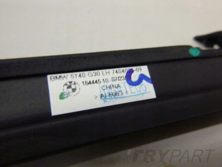 BMW 5 G30 G31 scraper strip