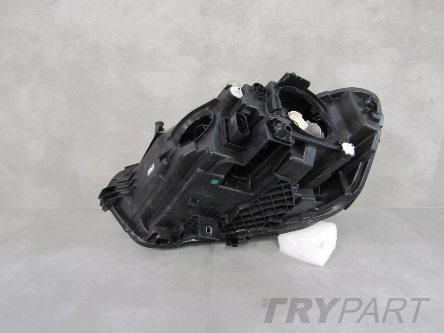 MERCEDES CLA W118 HEADLIGHT STANDARD RH 19-23 A1189062000