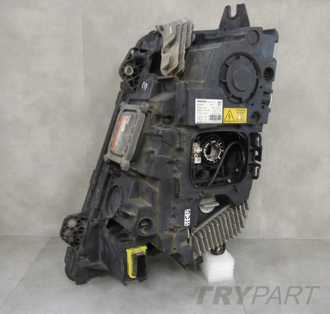 VOLVO FH 4 HEADLIGHT XENON NON-SWIVEL 12-20 RIGHT 22239244