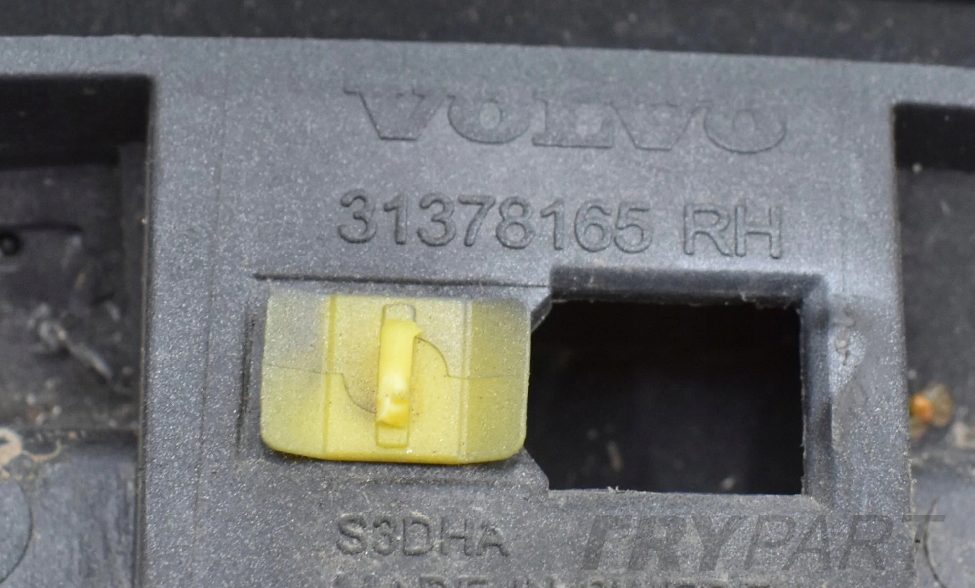 VOLVO XC90 II RIGHT REAR FENDER TRIM ORIGINAL 31378165