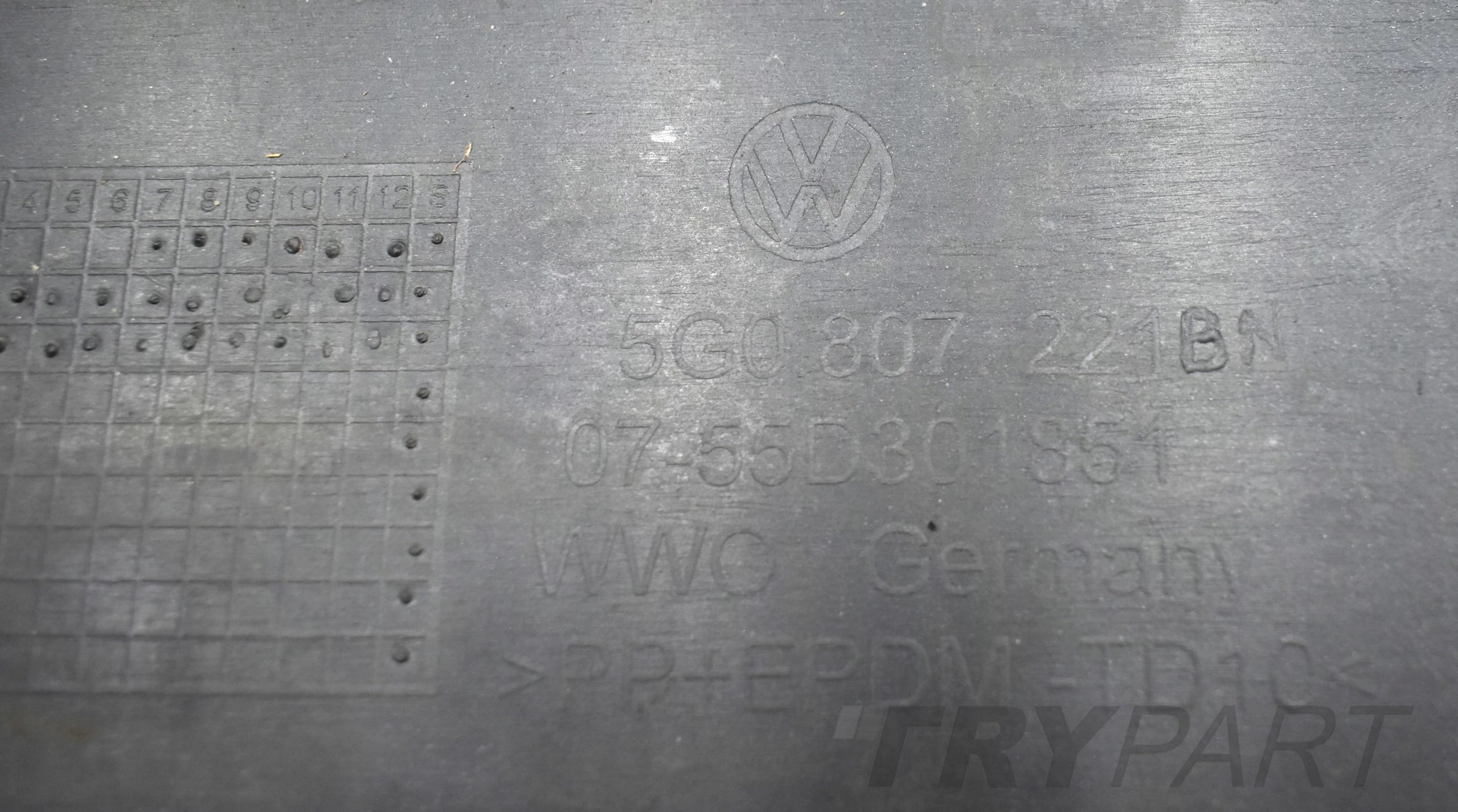 VW GOLF VII 5G0 FRONT BUMPER ORG WITHOUT HOLES