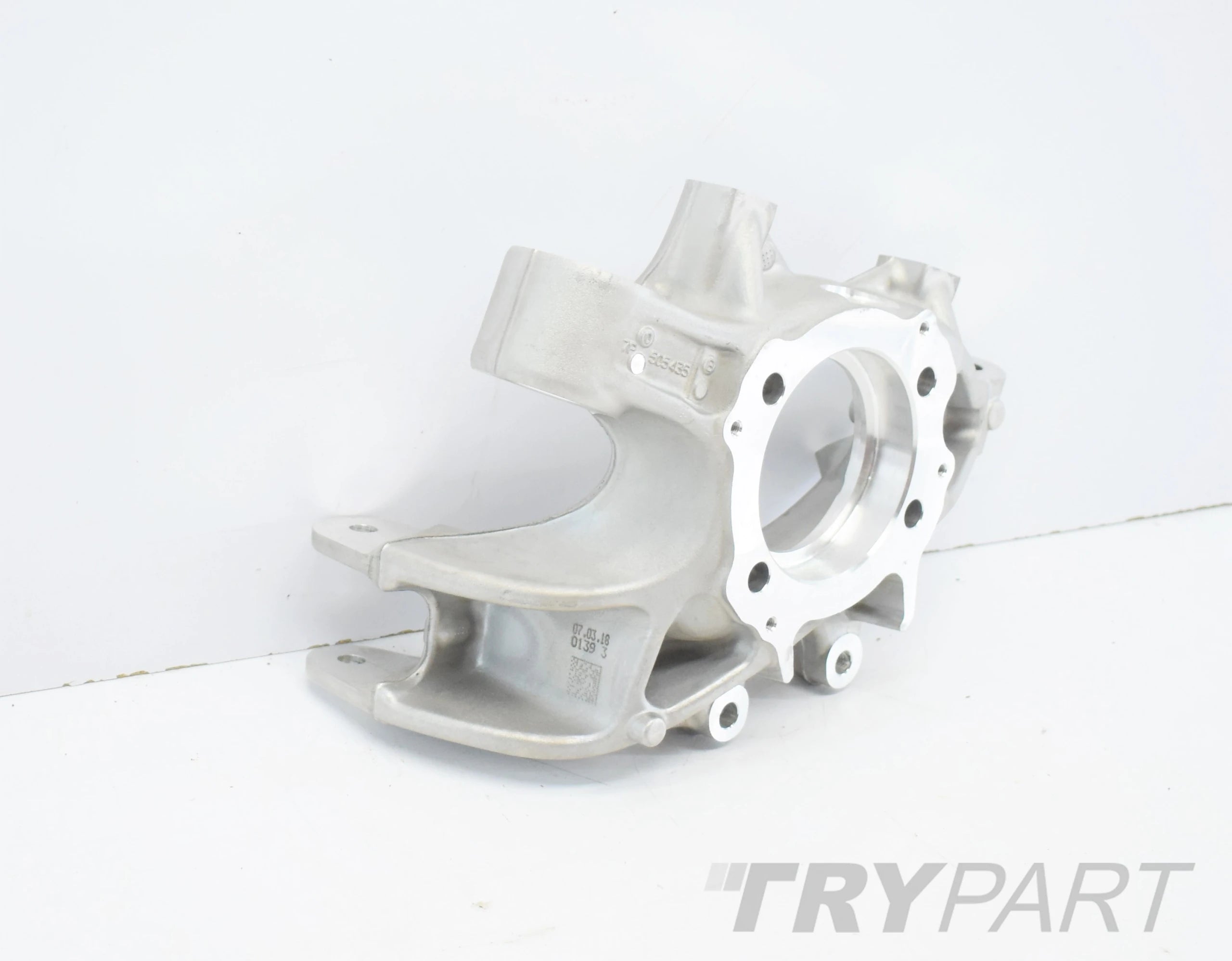 PORSCHE CAYENNE 958 LEFT REAR KNUCKLE HUB GENUINE NEW