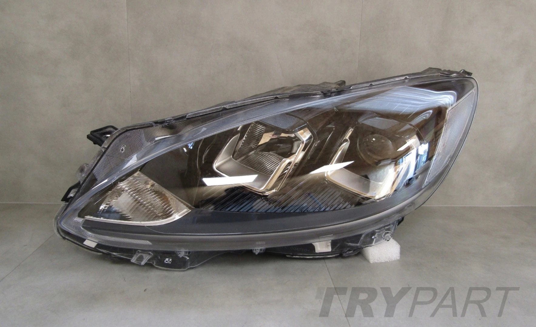 FRONT LAMP FORD KUGA MK3 STANDARD LENS LH LEFT 19-24 LV4B-13W030-AK