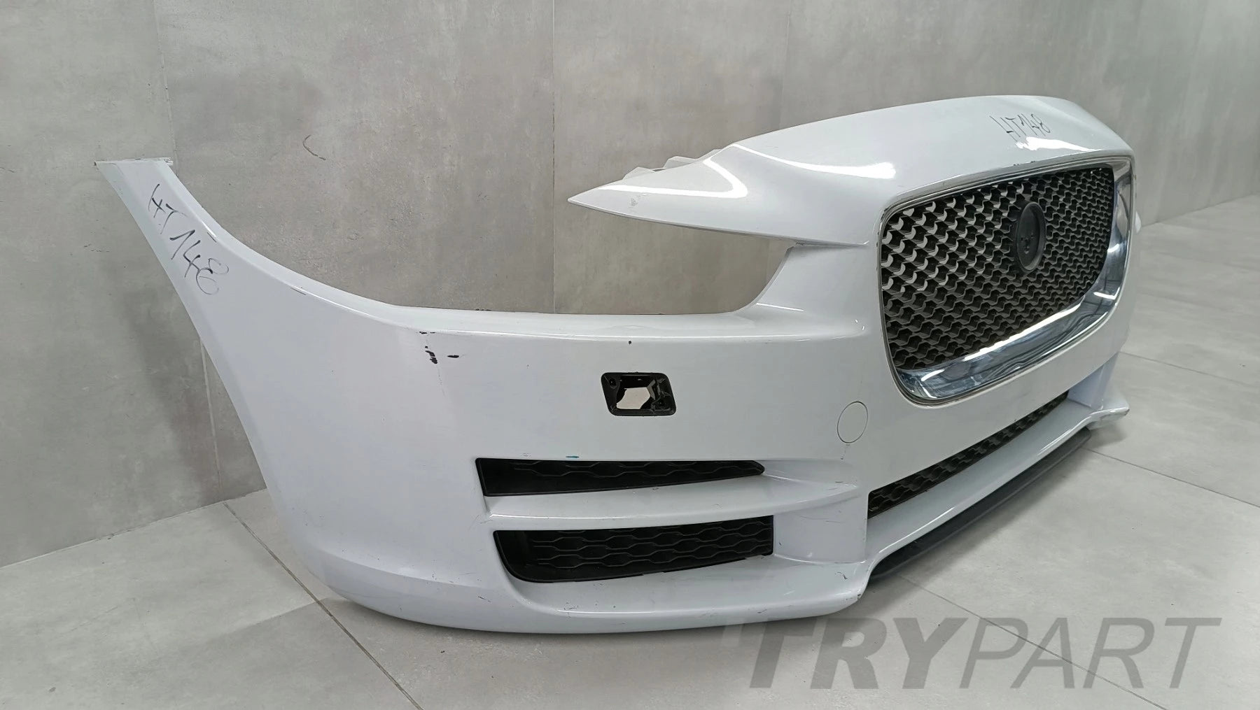 Front Bumper for Jaguar XE X760 14-19