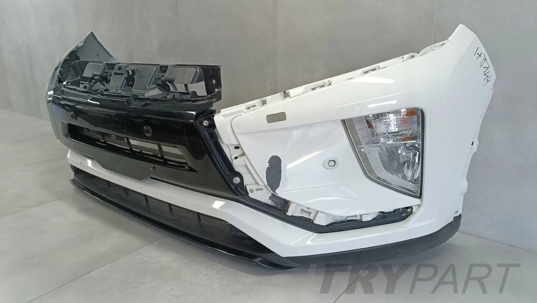 Mitsubishi Eclipse Cross 17- Front Bumper