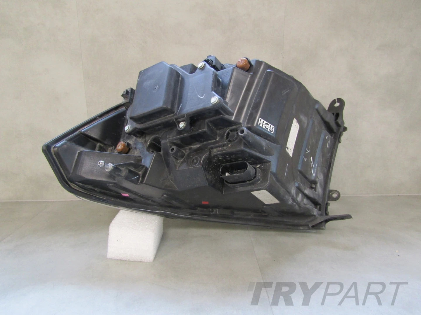 Headlight for Dodge RAM 1500 PLAIN LENS 10-15 LH