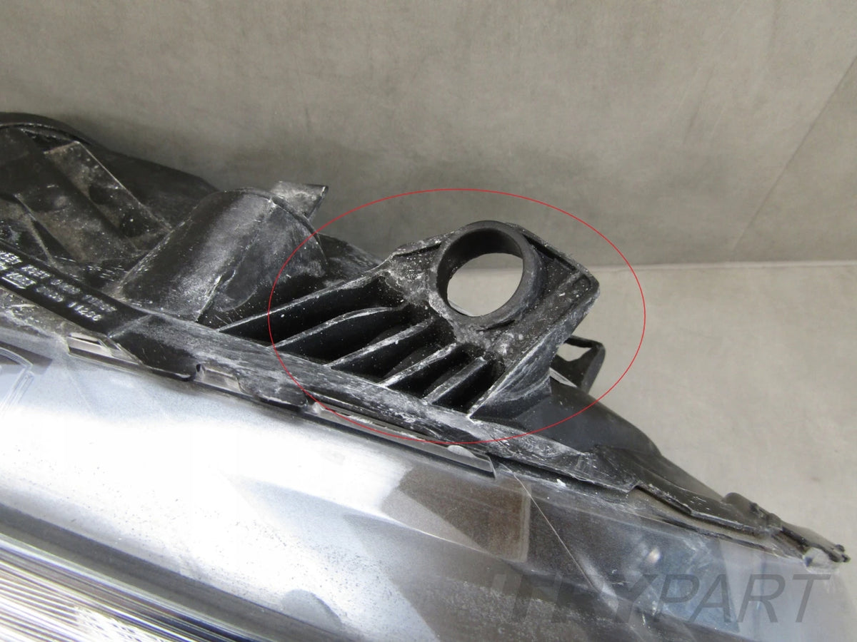 Volvo V40 Front Lamp STANDARD 12-16 RH 3142004