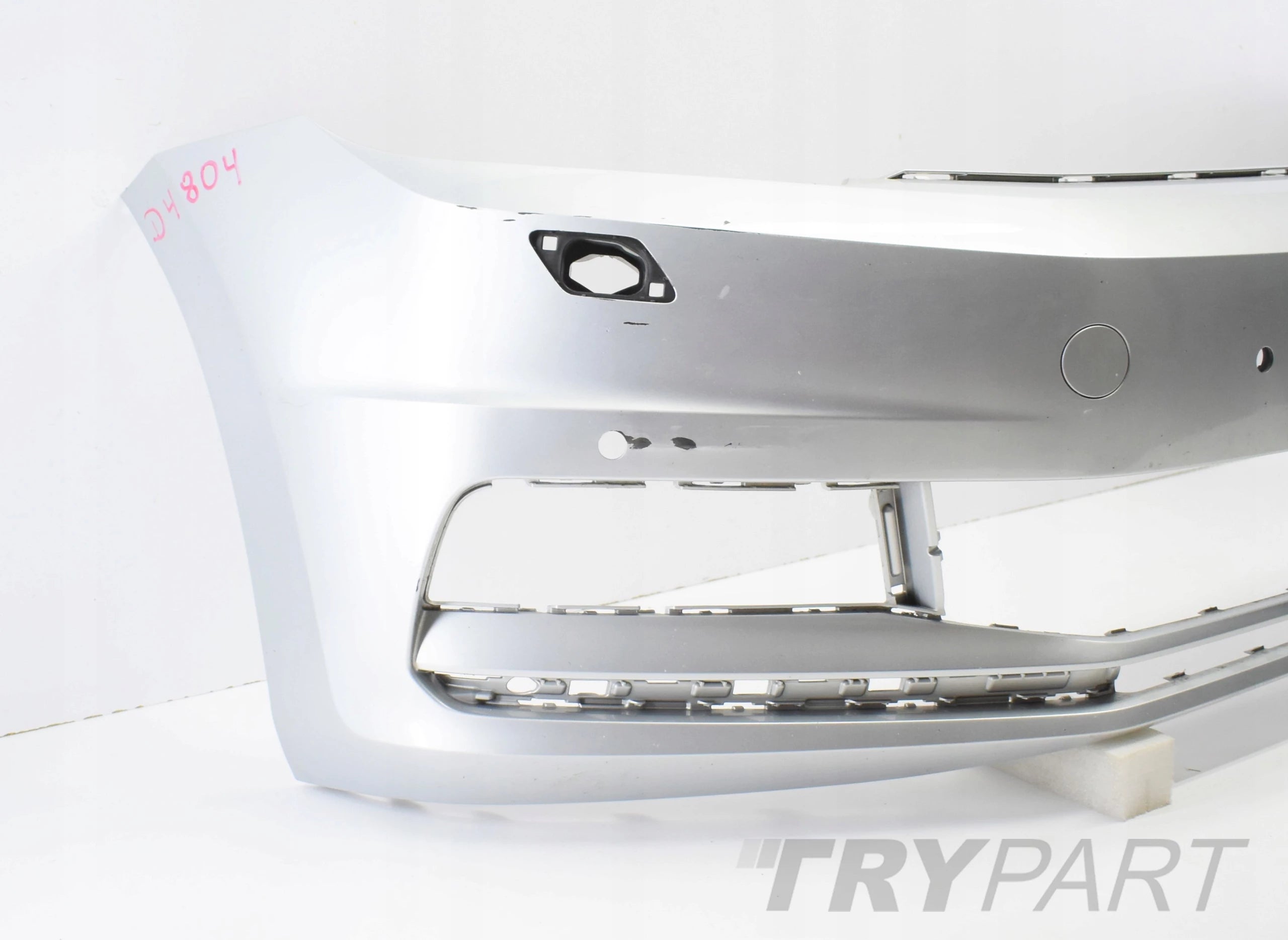 VW TOURAN III 5TA FRONT BUMPER EXCELLENT CONDITION