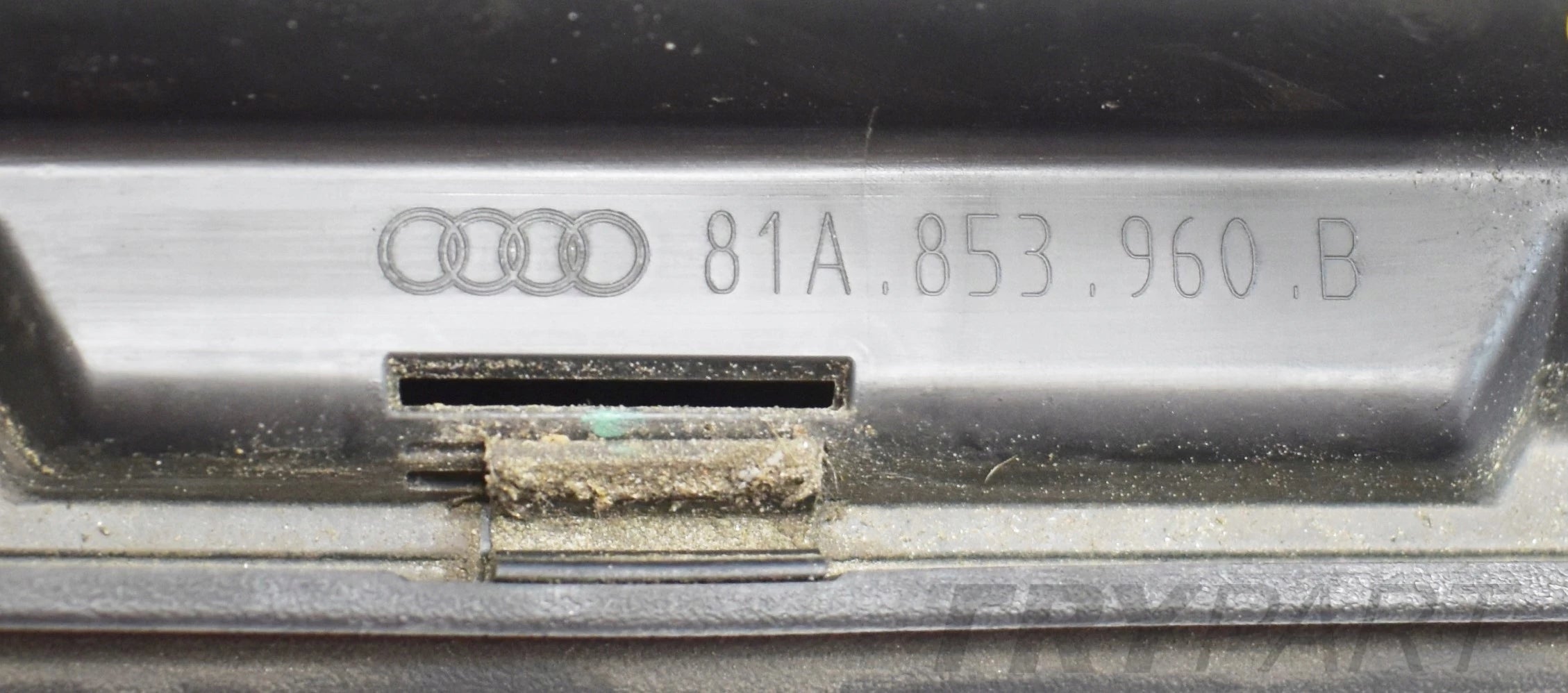 AUDI Q2 81A RIGHT FRONT DOOR MOLDING ORG