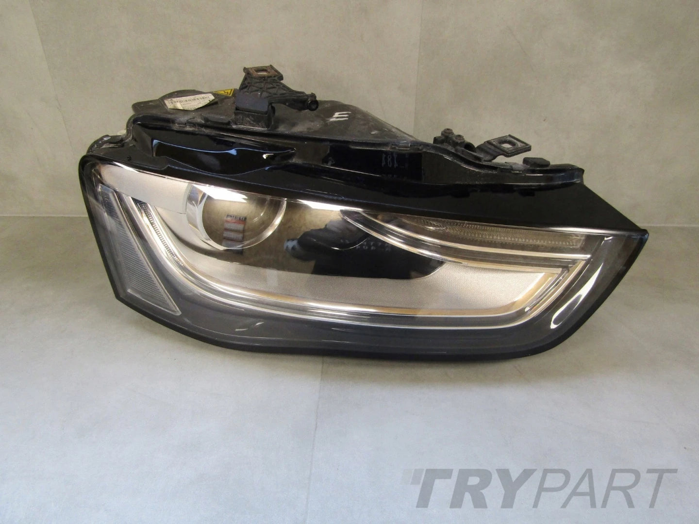 Audi A4 B8 8K0 Lift Xenon Headlight 11-15 RH 8K0941006C