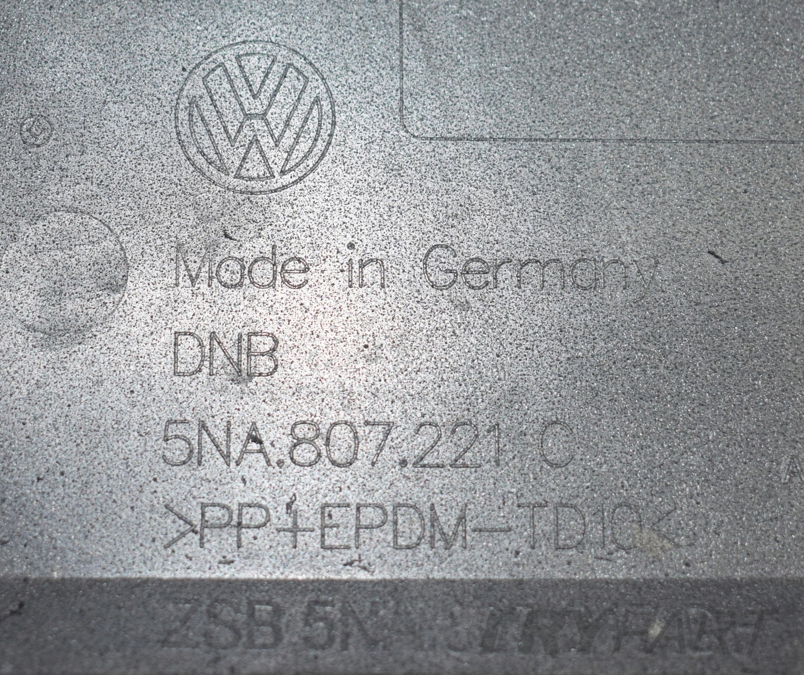 VW TIGUAN II LIFT 5NA FRONT BUMPER ORIGINAL