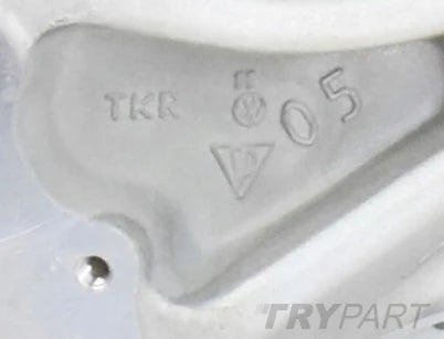 PORSCHE CAYENNE 958 LEFT REAR KNUCKLE HUB GENUINE NEW