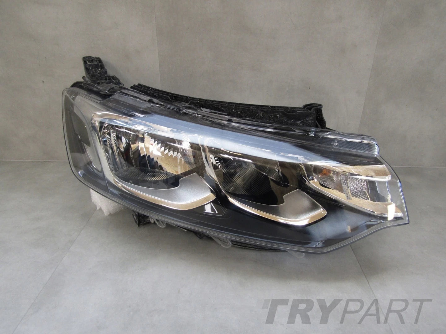 Front Lamp Citroen C-Elysee STANDARD 16- RH 9817297880