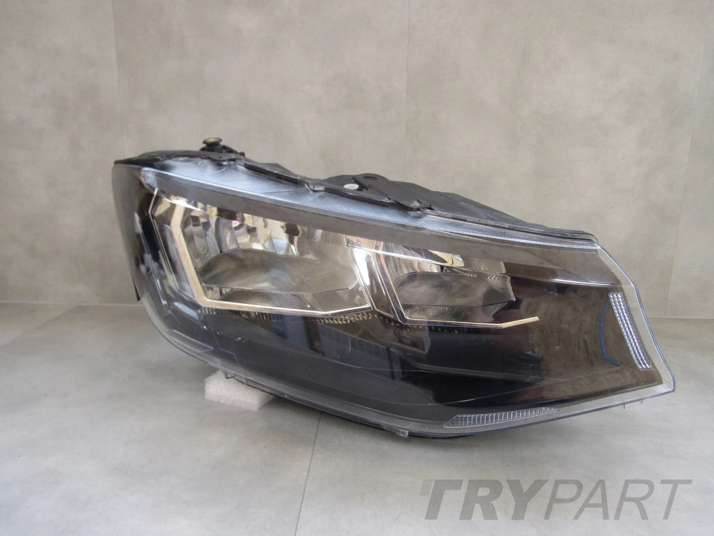 FRONT LAMP VW CADDY 2K8 IV STANDARD 20- RIGHT 2K8941006