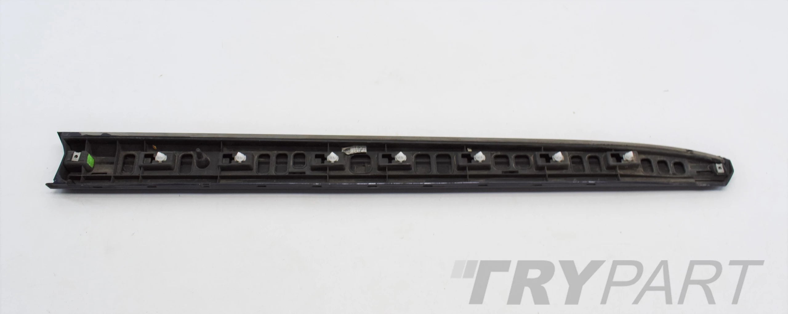 VW ARTEON 3G8 FRONT DOOR SILL TRIM