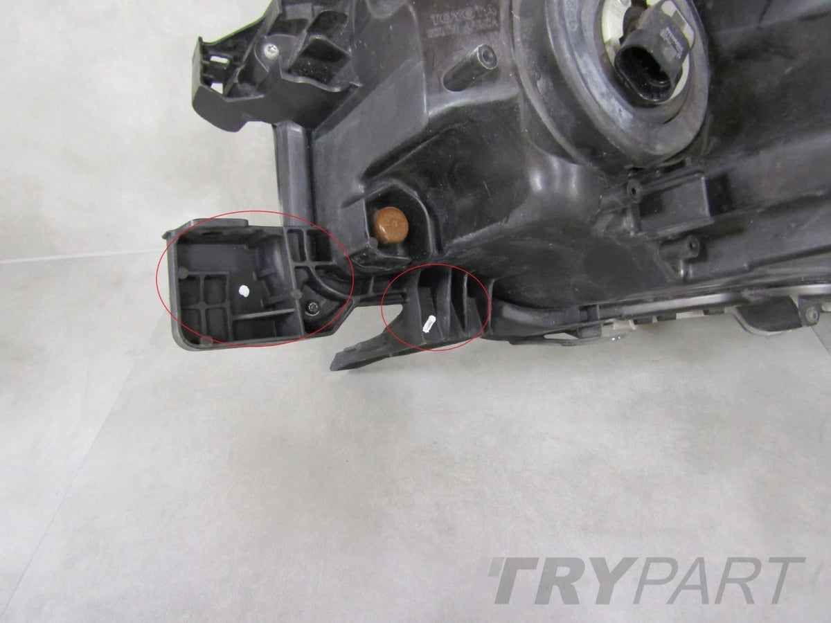 FRONT LAMP TOYOTA HILUX 8 VIII LIFT STANDARD 20- RH