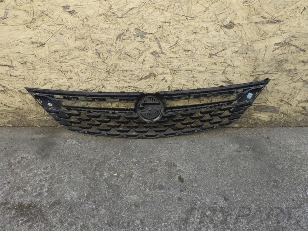 OPEL ASTRA V K 5-15 Grille with emblem