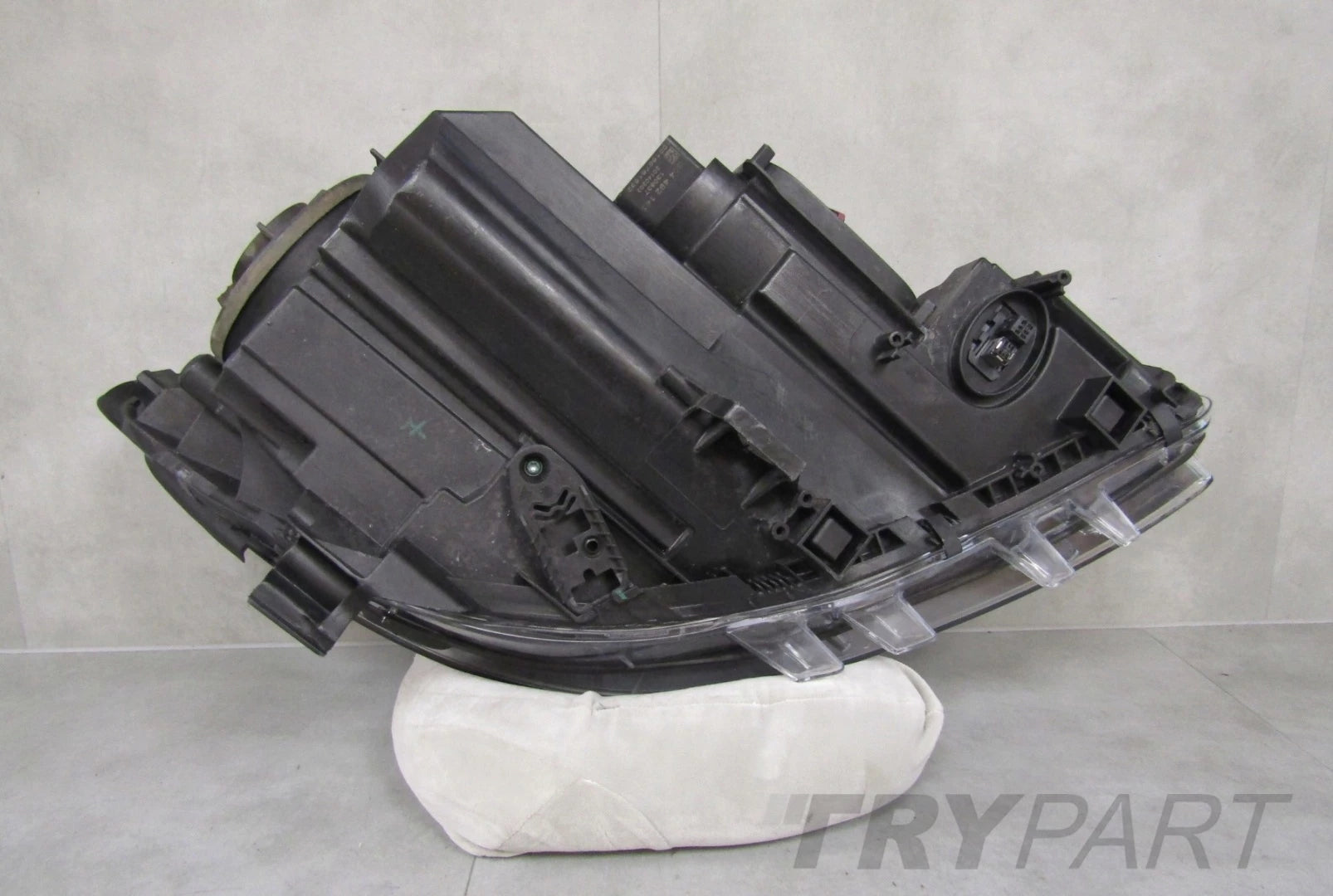 MERCEDES B CLASS W246 XENON HEADLIGHT LEFT 11-14 A2468207