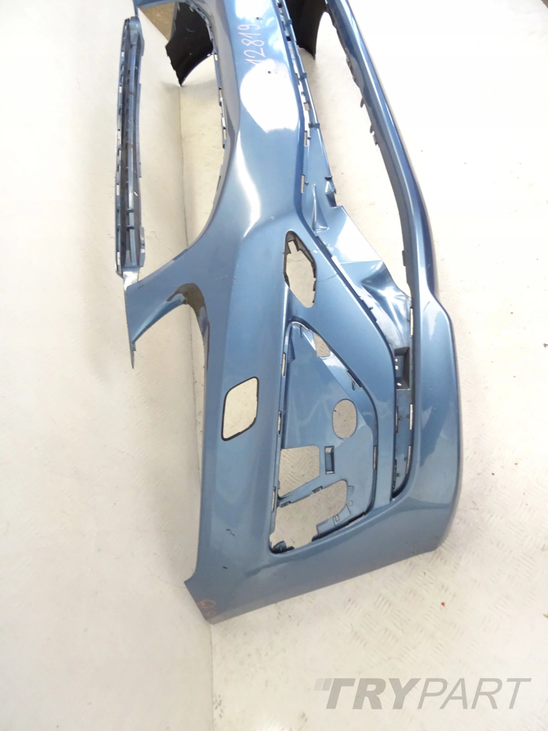 VOLVO XC60 LIFT R-DESIGN FRONT BUMPER