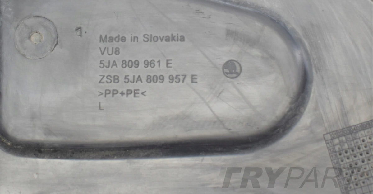 SKODA RAPID 5JA LEFT FRONT FENDER ORG
