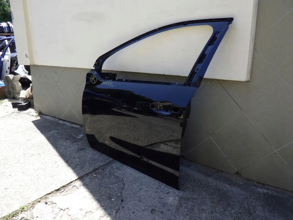 PEUGEOT 208 LEFT FRONT DOOR