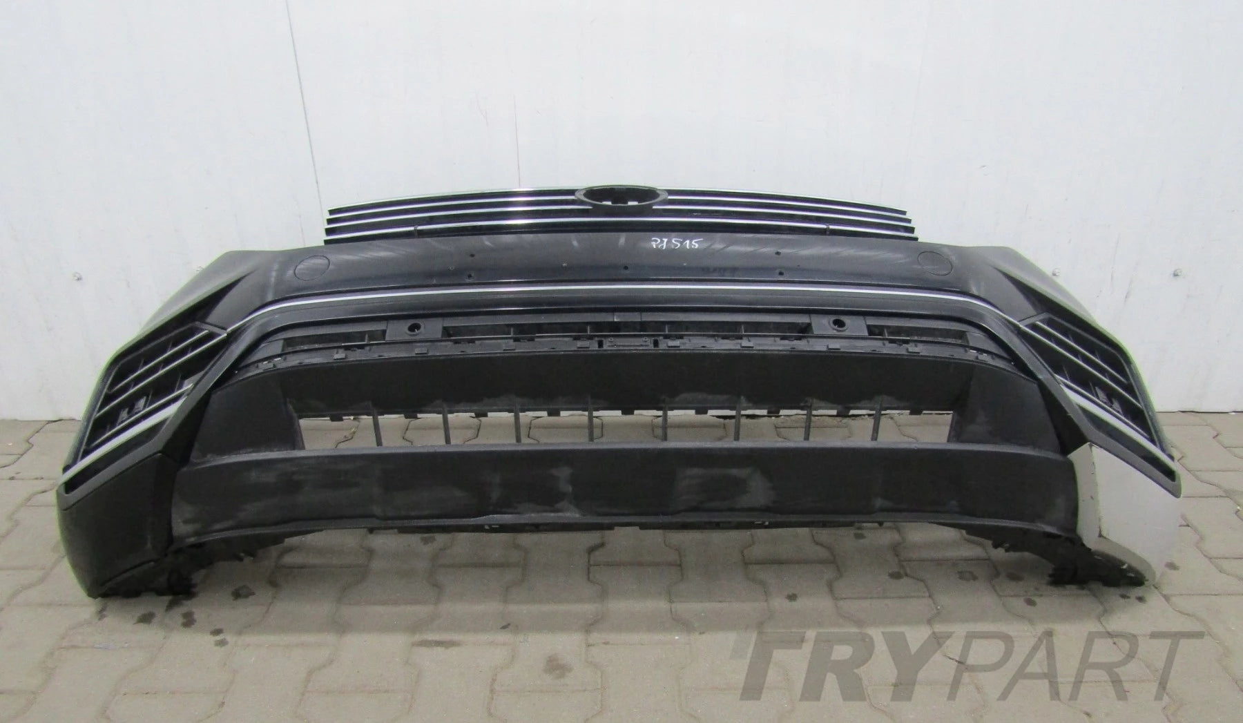 Front Bumper VW Touareg 3 III 760 18-