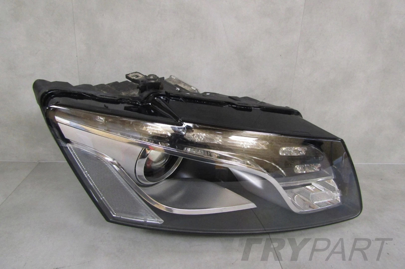 AUDI Q5 8R0 08-12 HEADLIGHT XENON ACTIVE RH RIGHT