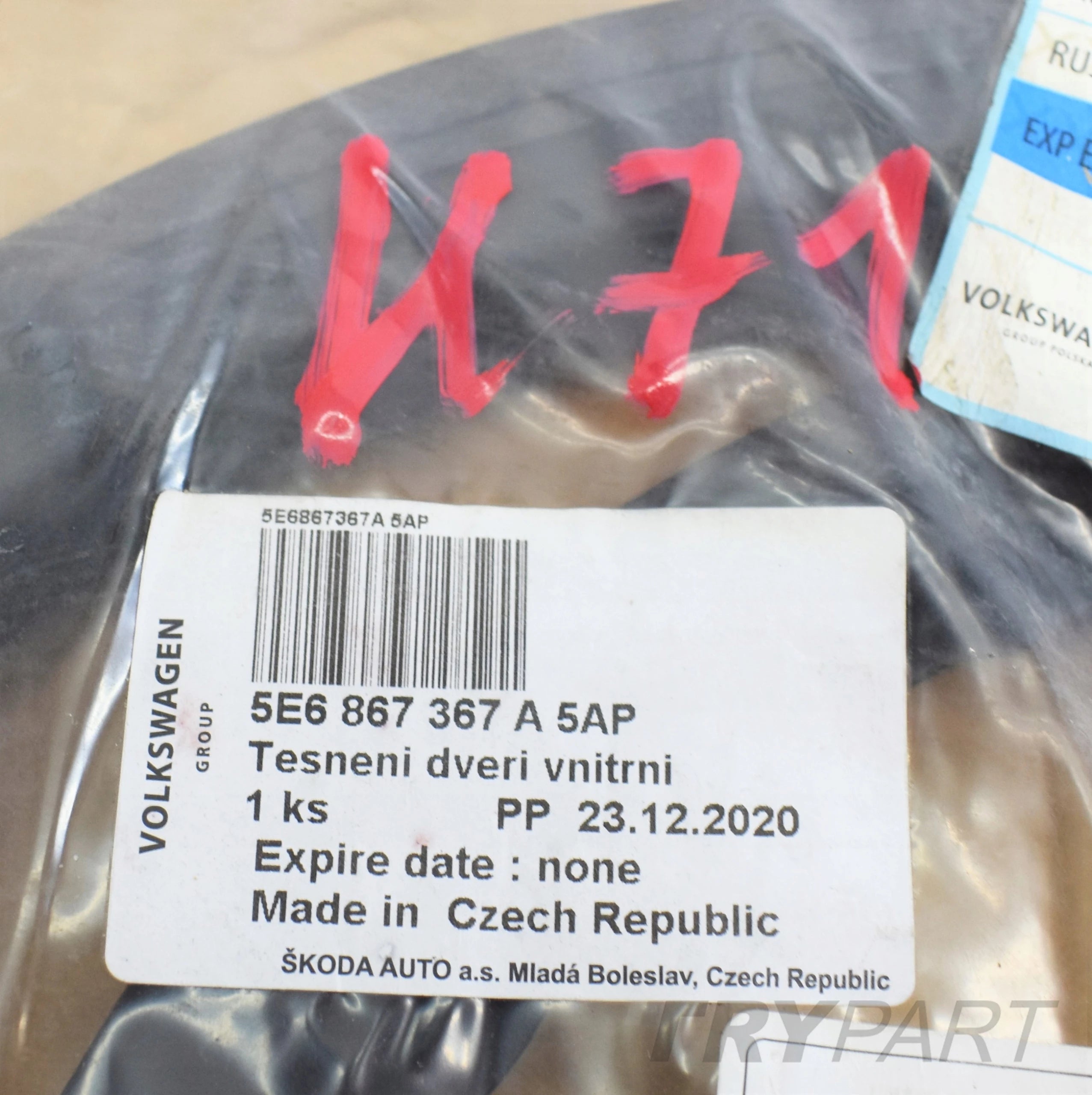 SKODA OCTAVIA IV 5E6 LEFT REAR DOOR SEAL NEW