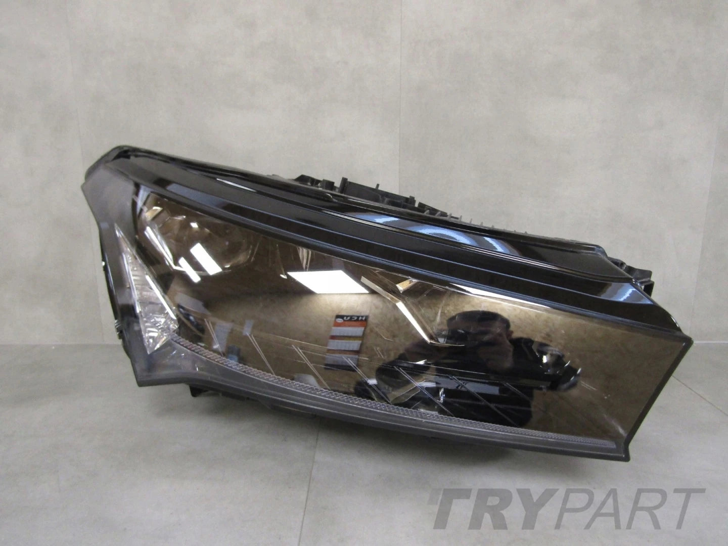 SKODA ENYAQ LED HEADLIGHT 20- RH RIGHT 5LB941016H