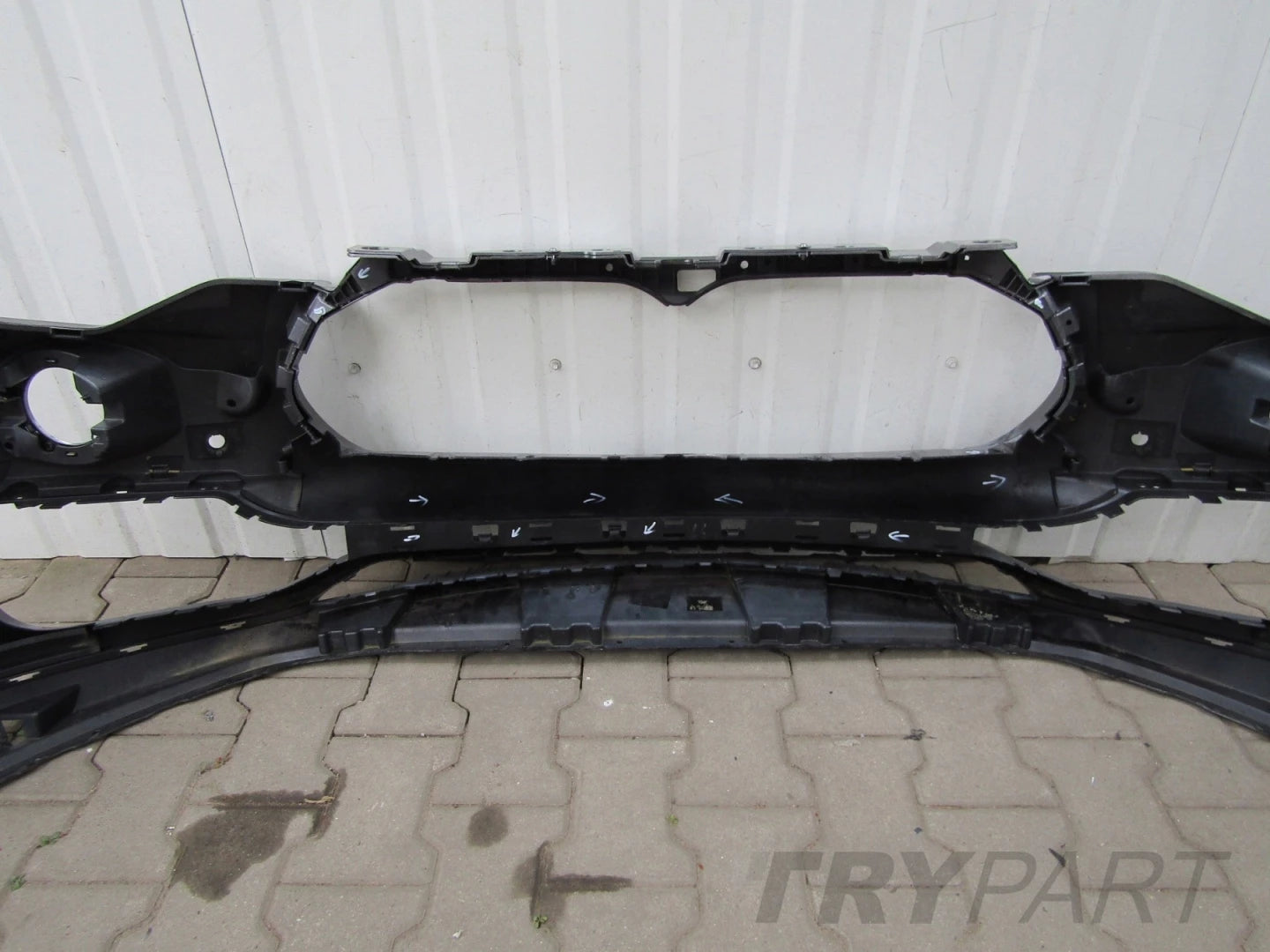 MASERATI LEVANTE 16- Front Bumper