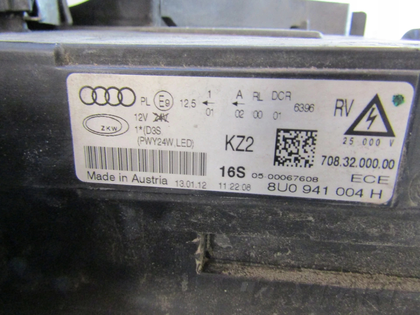 AUDI Q3 8U0 HEADLIGHT XENON NON-ROTATING 11-14 RH 8U0941004H