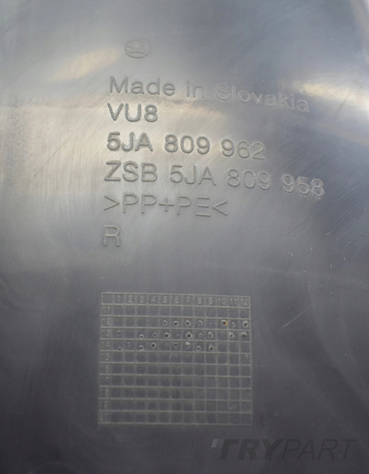 SKODA RAPID 5JA FRONT RIGHT FENDER COMPLETE