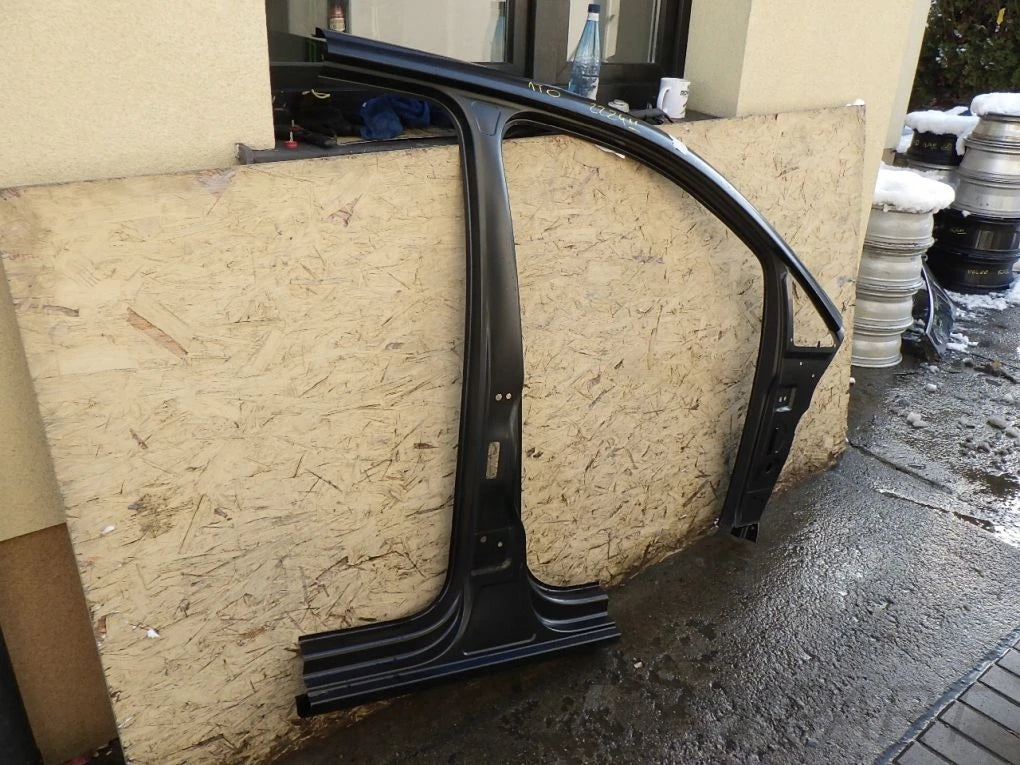 Vw Touran 1T0 10- Right Pillar Sill