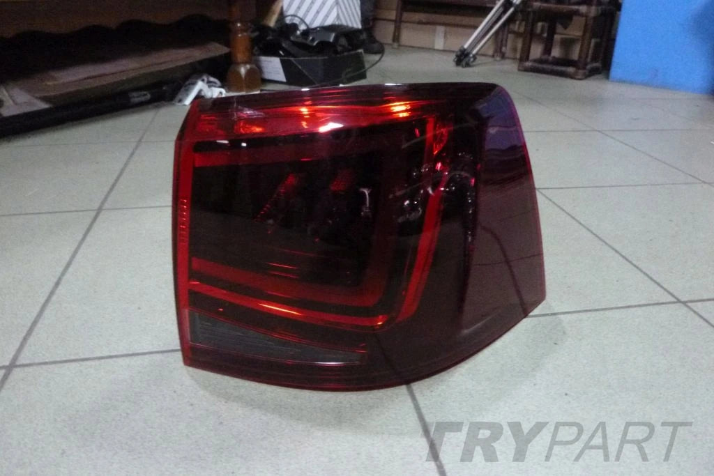 SEAT ALHAMBRA II 7N5 LIFT 15- Rear Lamp Right