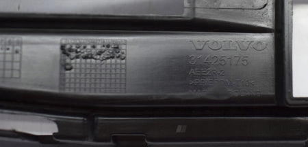 VOLVO XC60 II CENTER BUMPER GRILLE ORG COMPLETE