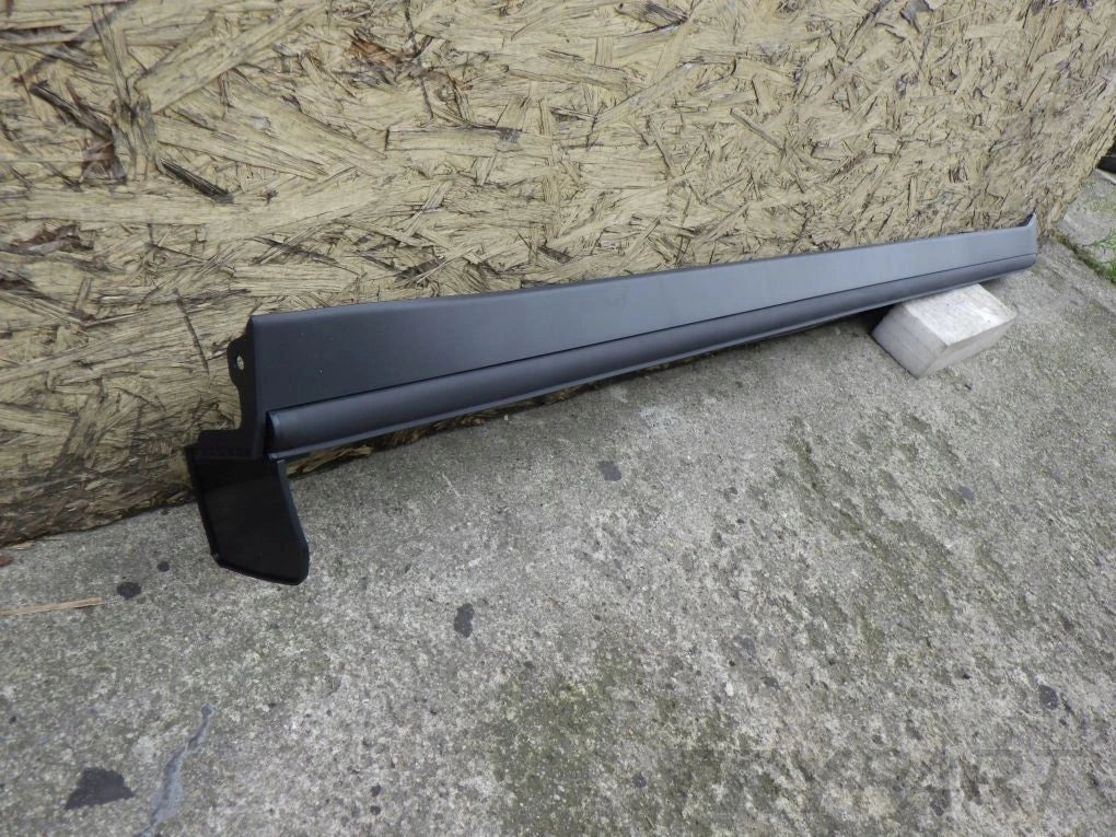 KIA SPORTAGE V 5 2021- Right Sill Strip