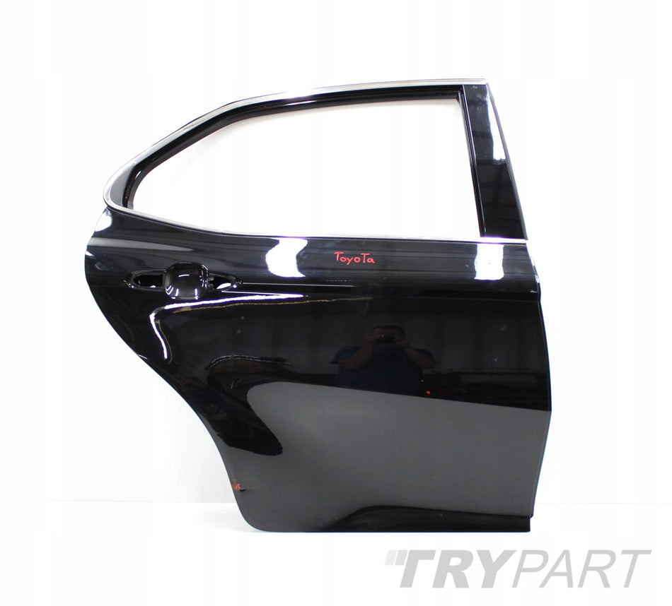 TOYOTA CAMRY VIII 8 DOOR RIGHT REAR GENUINE