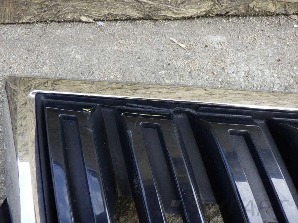 SKODA KAROQ 57A 2017- Grille Trim