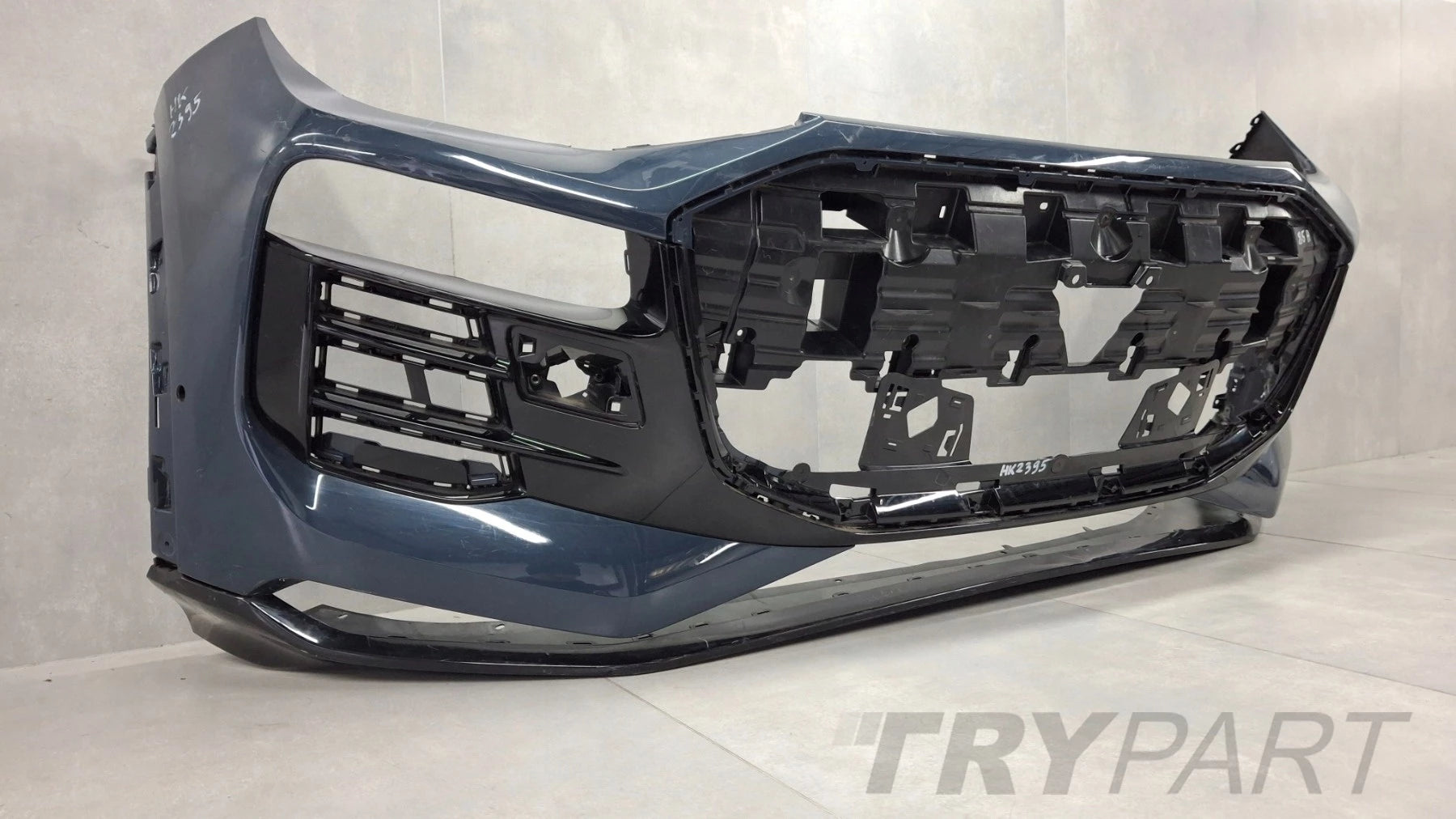 Front bumper for Audi Q6 E-tron 24- / + reinforcement