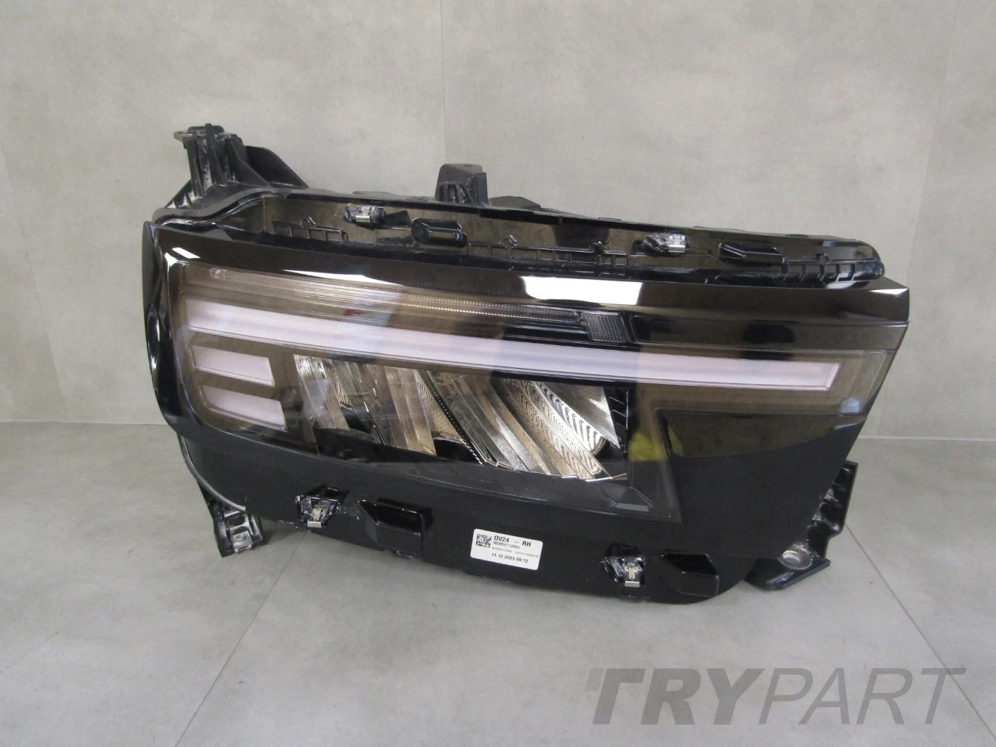 HEADLAMP OPEL FRONTERA LED 24- RH RIGHT 9850142480