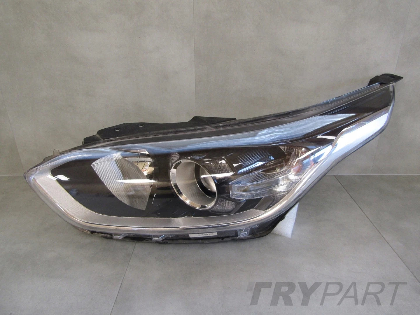 Headlight Kia Ceed 3 III STANDARD LENS 18-21 LH 92101J7050